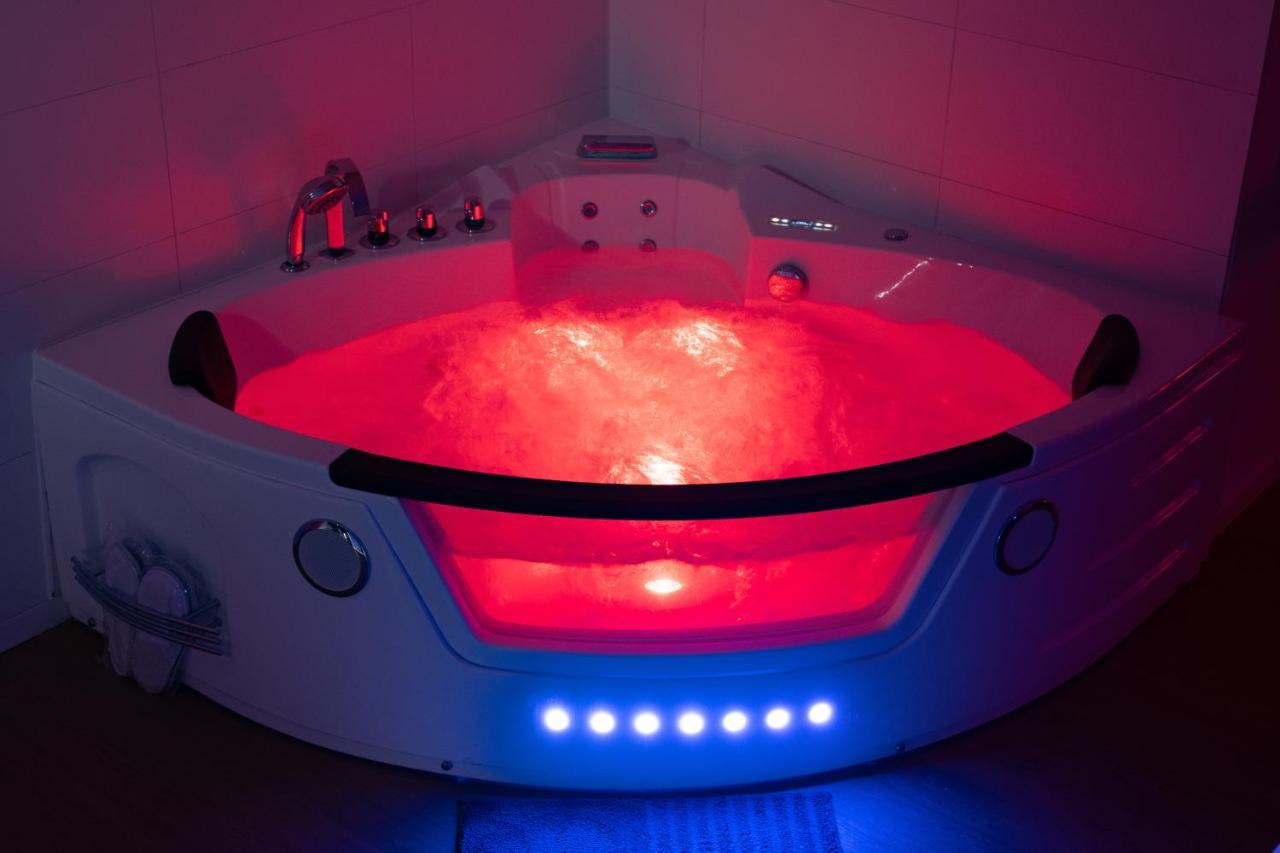 Capsule Nature & Photos - Jacuzzi - Netflix & Home Cinema - Ps5 & Jeu Thun-Saint-Martin エクステリア 写真