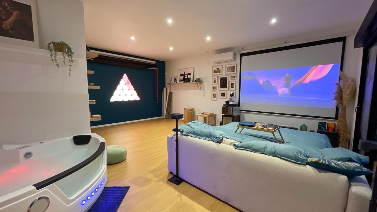 Capsule Nature & Photos - Jacuzzi - Netflix & Home Cinema - Ps5 & Jeu Thun-Saint-Martin エクステリア 写真